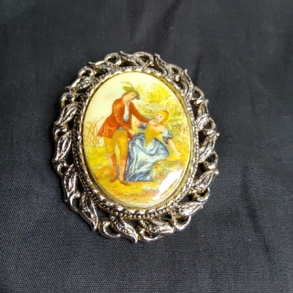 Vintage courting couple brooch/pendant Jewelry - Vintage Porcelain courting couple brooch/pendant.